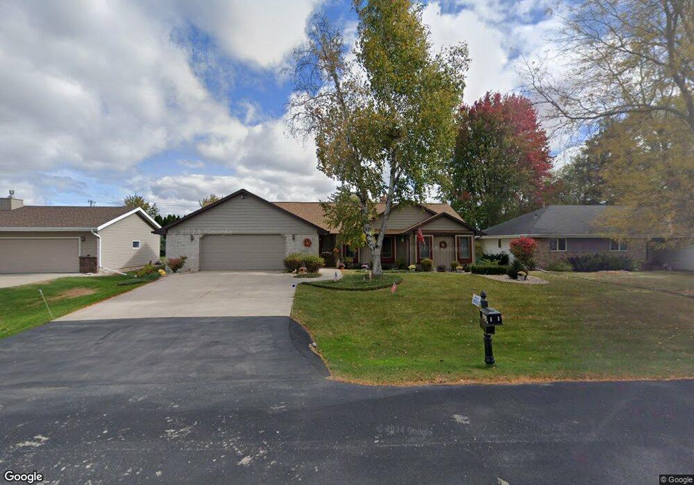 2602 W Sunnyview Cir, Appleton, WI 54914 - photo 1