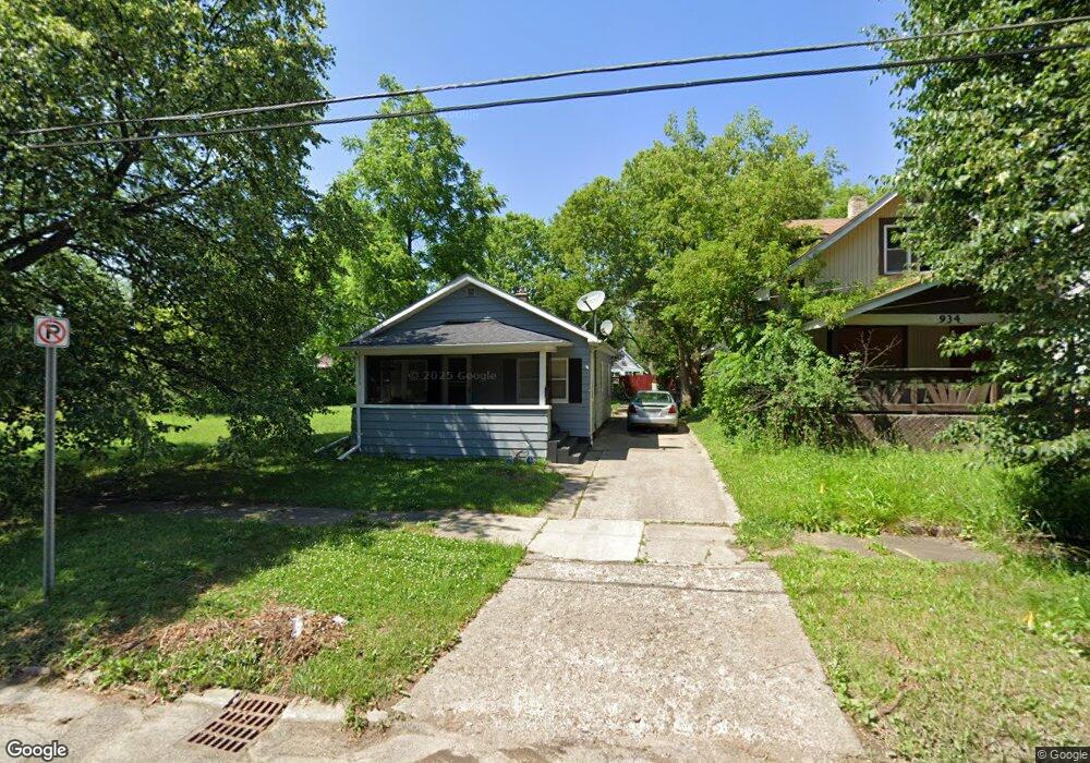 938 Ossington Ave, Flint, MI 48507 - photo 1