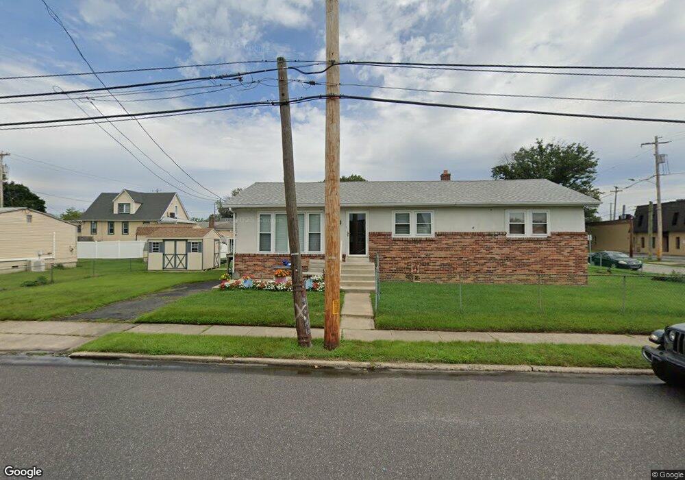 301 Erickson Ave, Essington, PA 19029 - photo 1