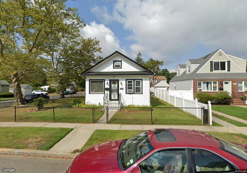 1378 Langdon Blvd, Rockville Centre, NY 11570 - photo 1