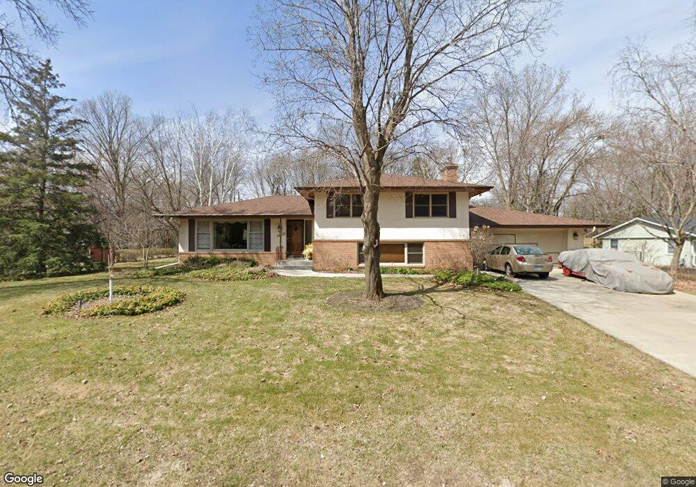 16813 Canterbury Dr, Minnetonka, MN 55345 - photo 1