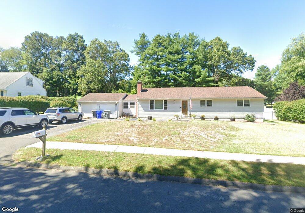 10 Hoover Ln, Enfield, CT 06082 - photo 1