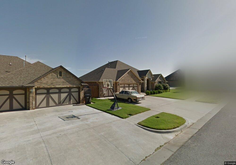 2717 SE 6th St, Moore, OK 73160 - photo 1