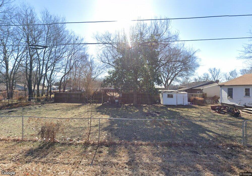 445 E Claremore St, Claremore, OK 74017 - photo 1