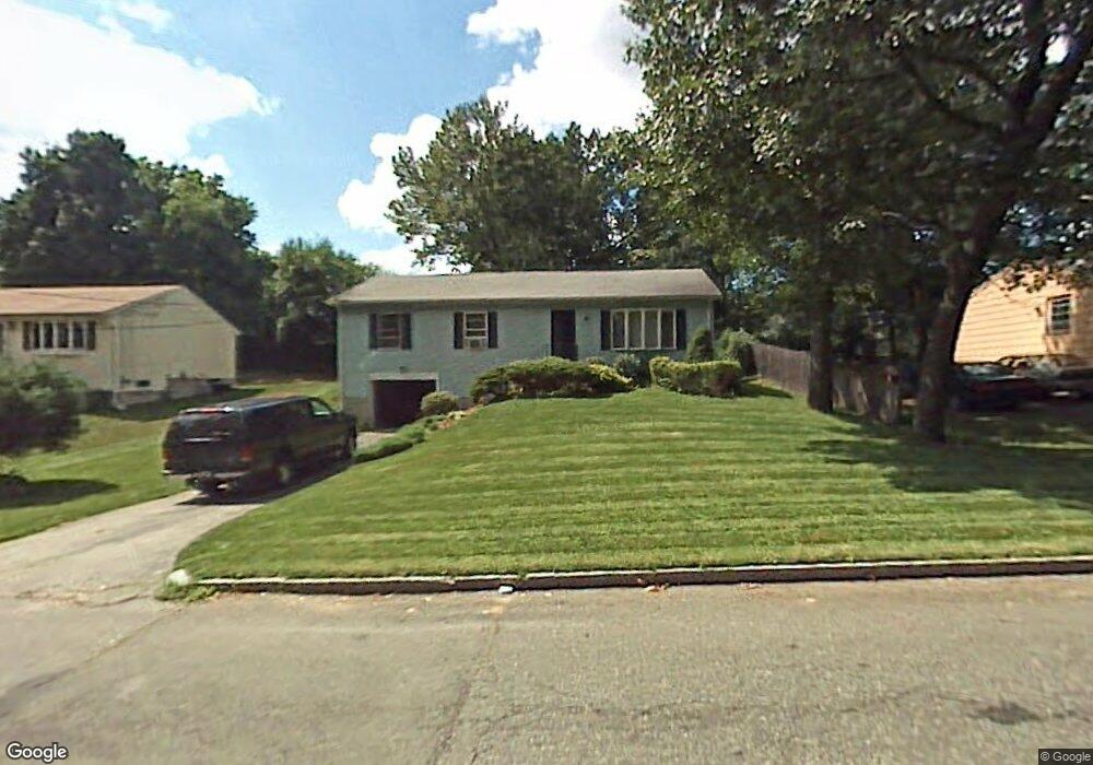 52 Walsh St, Springfield, MA 01109 - photo 1