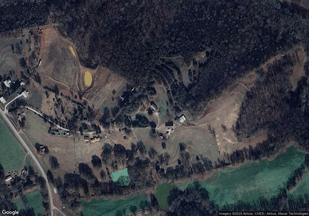 319 Memory Ln, Carnesville, GA 30521 - photo 1