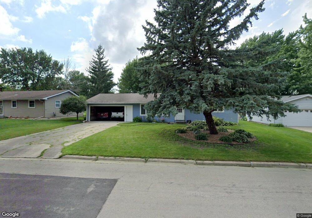 1102 Skylark Ln, Albert Lea, MN 56007 - photo 1