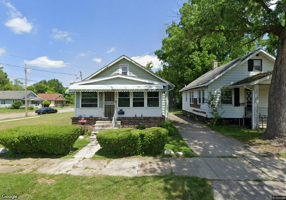 905 Pingree Ave, Flint, MI 48503 - photo 1