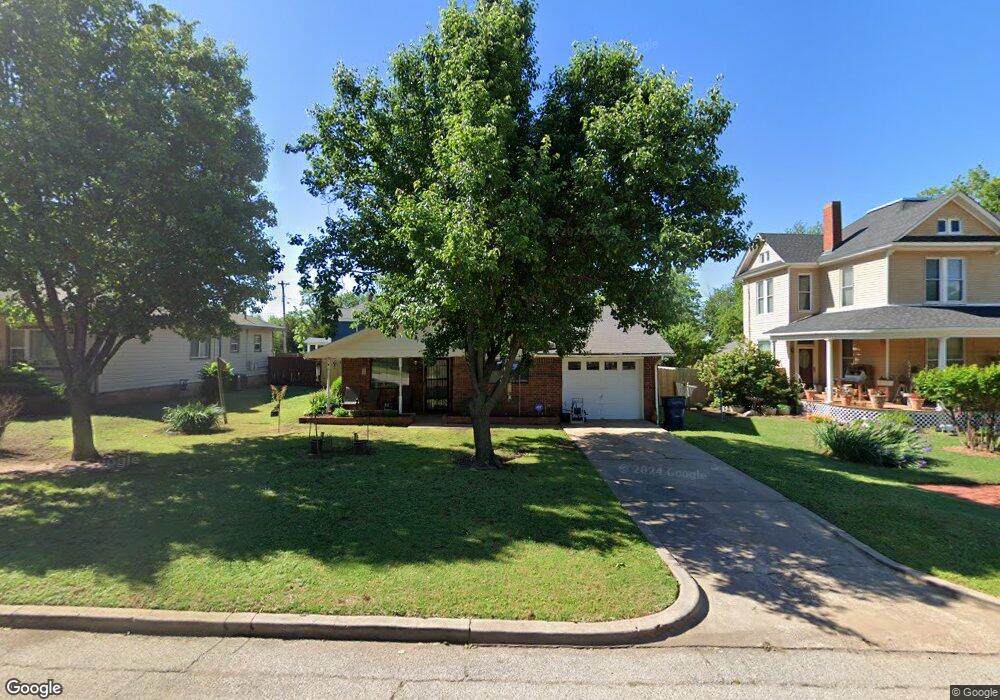 521 E Springer Ave, Guthrie, OK 73044 - photo 1