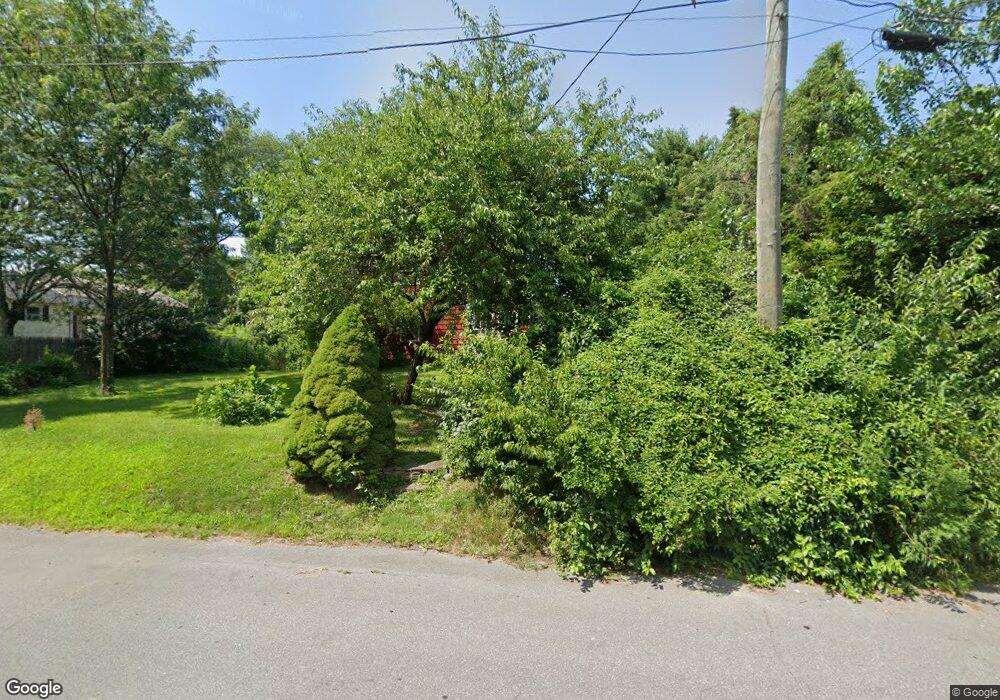 114 Waller Rd, Bridgeport, CT 06606 - photo 1