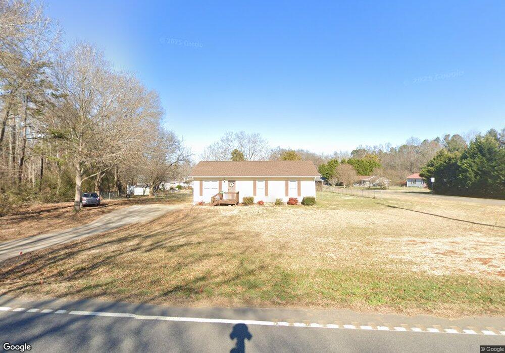 6862 Oakridge Rd, Clover, SC 29710 - photo 1