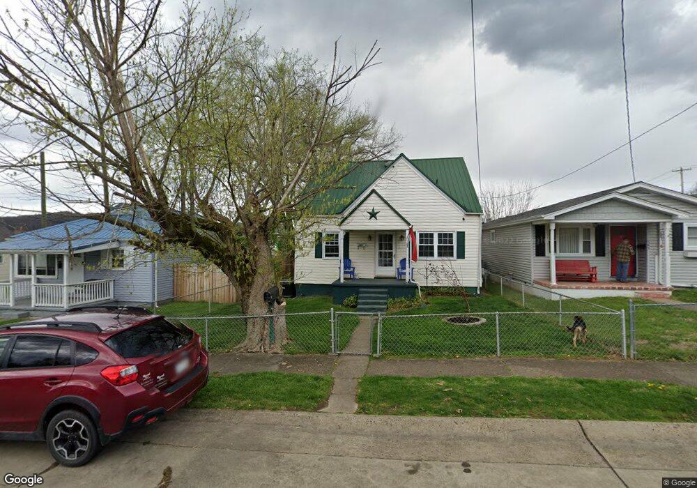 563 20th St, Dunbar, WV 25064 - photo 1