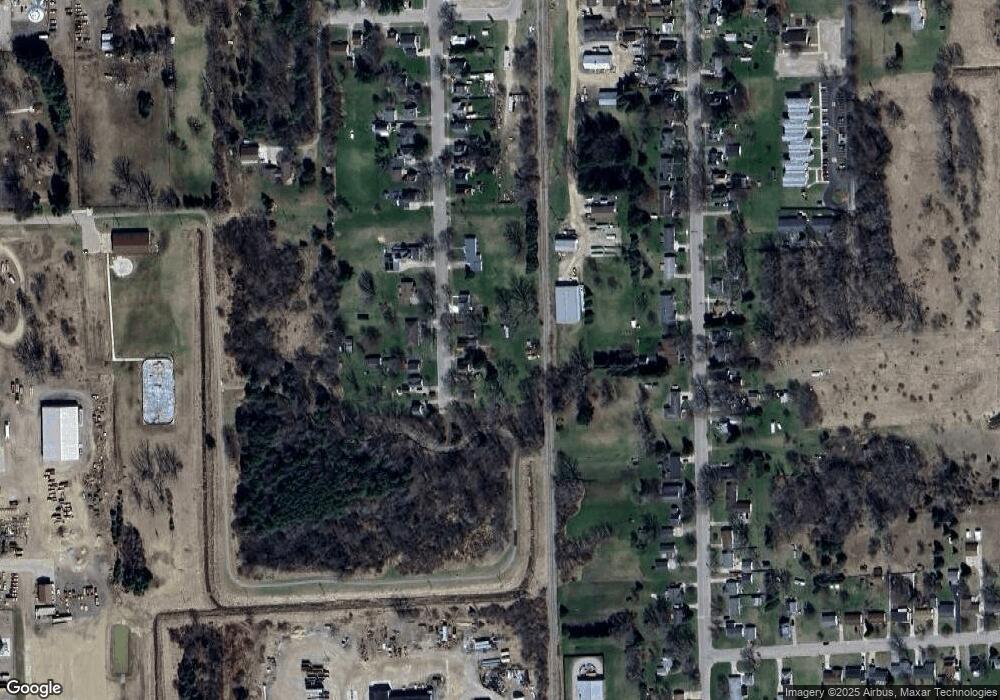 404 Buffalo St, Bad Axe, MI 48413 - photo 1