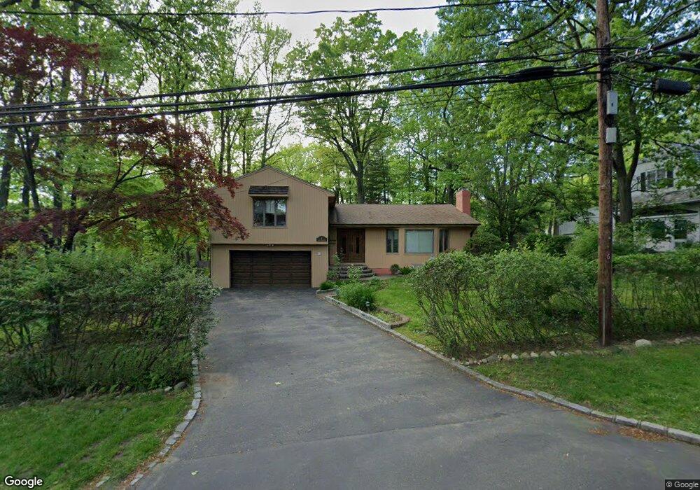 6 Kings Point Rd, Great Neck, NY 11024 - photo 1