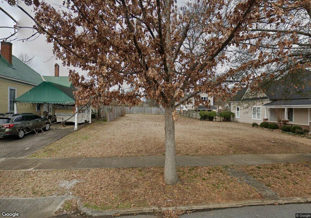 607 E Tombigbee St, Florence, AL 35630 - photo 1