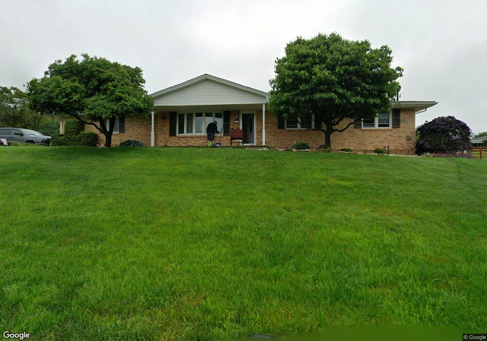 7206 Kingstead Dr, Slatington, PA 18080 - photo 1