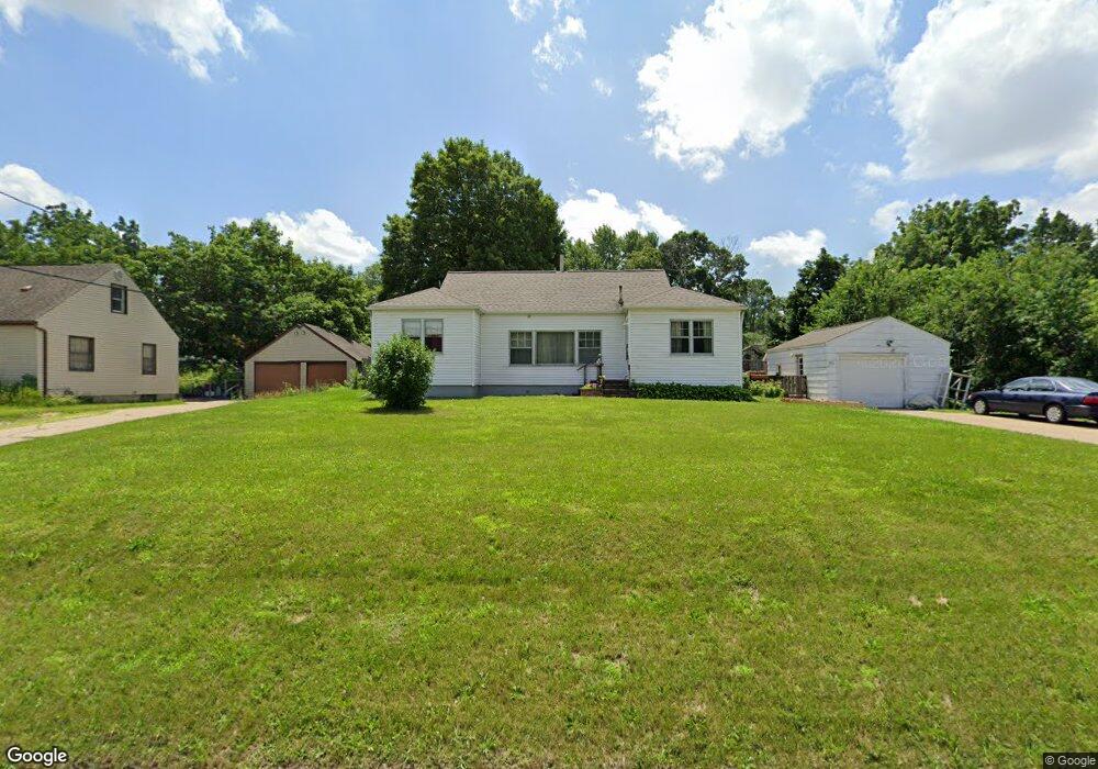 367 27th Ave SW, Cedar Rapids, IA 52404 - photo 1