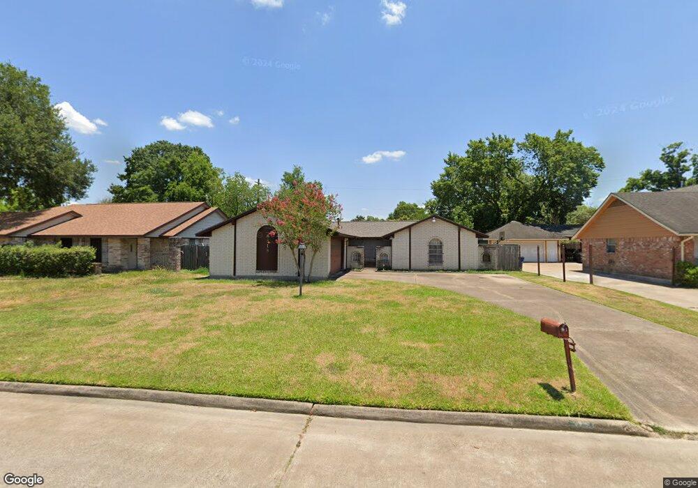 8818 Ryton Ln, Houston, TX 77088 - photo 1