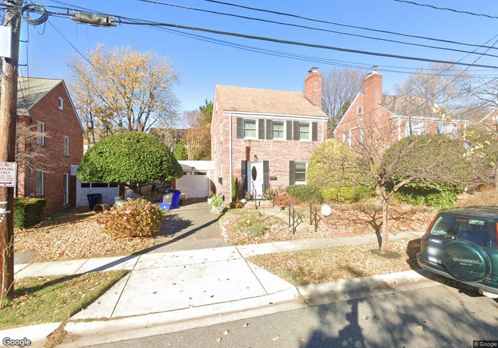 4511 Maple Ave, Bethesda, MD 20814 - photo 1