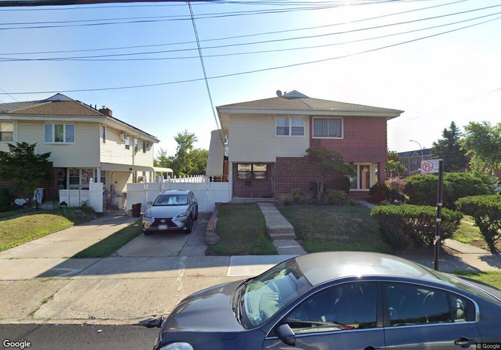 7215 164th St, Fresh Meadows, NY 11365 - photo 1