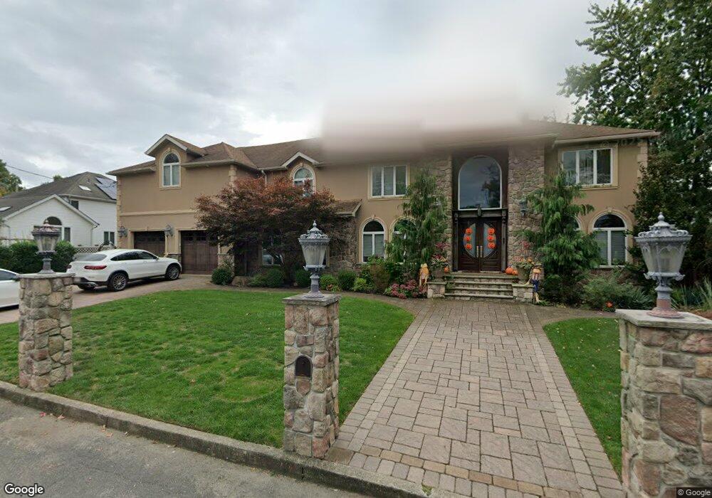 1664 Woodrow Rd, Staten Island, NY 10309 - photo 1