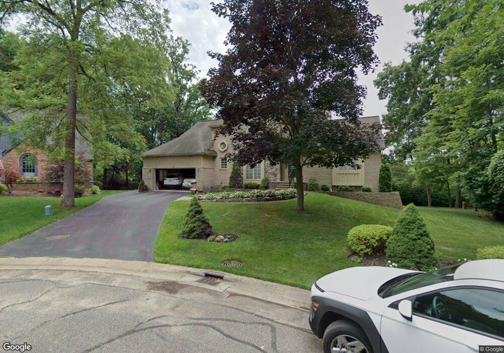 2395 Hidden Lake Ct, West Bloomfield, MI 48324 - photo 1