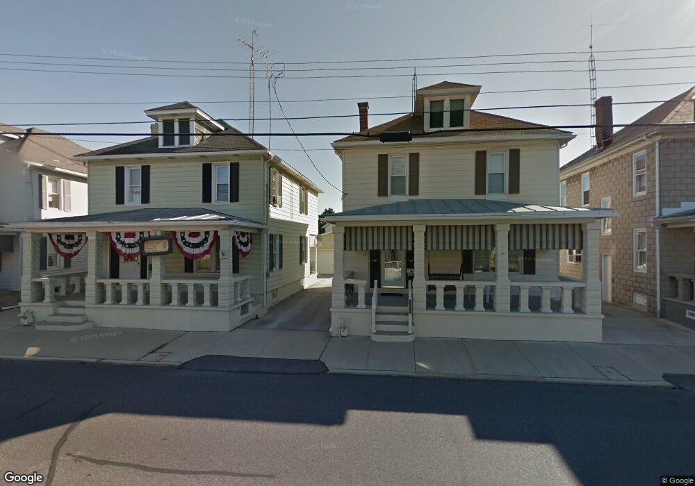 317 N Queen St, Littlestown, PA 17340 - photo 1