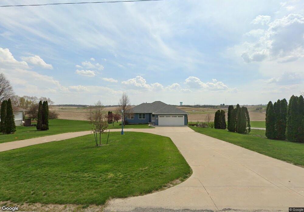 4013 N 4th Ave E, Newton, IA 50208 - photo 1