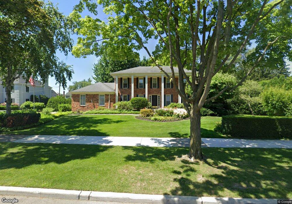 305 Washington Rd, Grosse Pointe, MI 48230 - photo 1