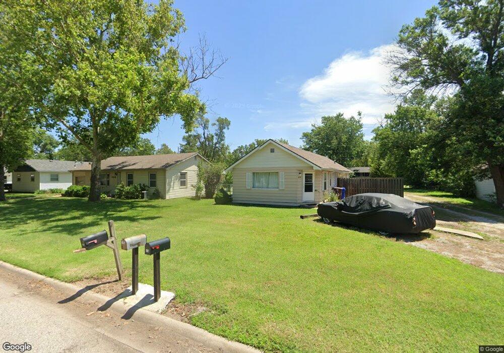 514 Eshelman St, McPherson, KS 67460 - photo 1