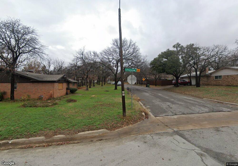 629 Plainview Ct, Hurst, TX 76054 - photo 1
