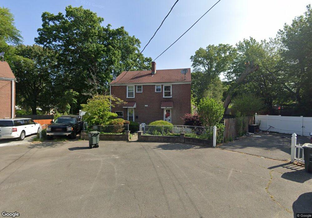 62 Evers Ct unit 64, Bridgeport, CT 06610 - photo 1