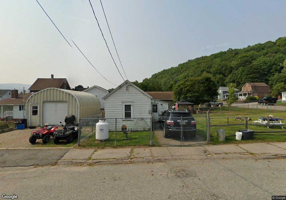 77 7th St, Berlin, NH 03570 - photo 1