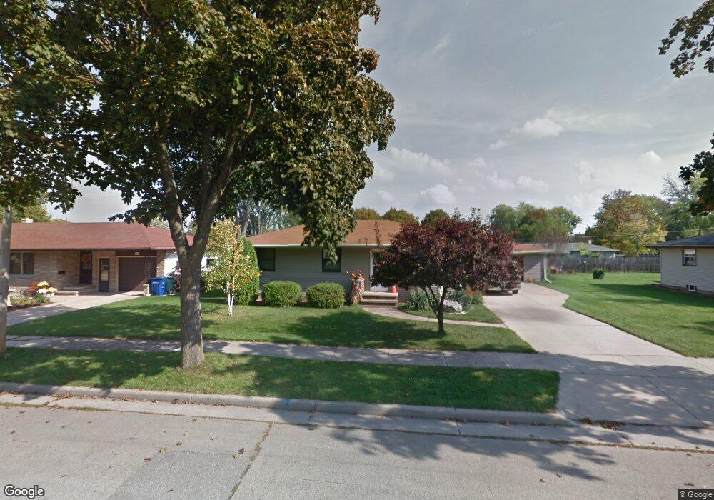 521 Margaret St, Combined Locks, WI 54113 - photo 1