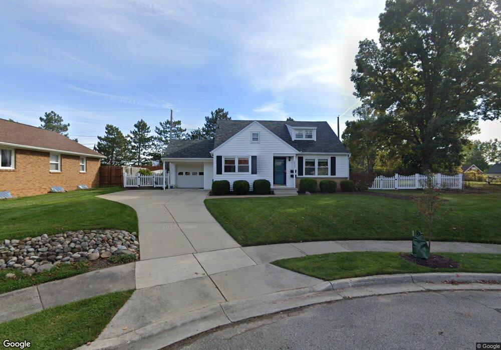 2023 Berkshire Dr, Lansing, MI 48910 - photo 1