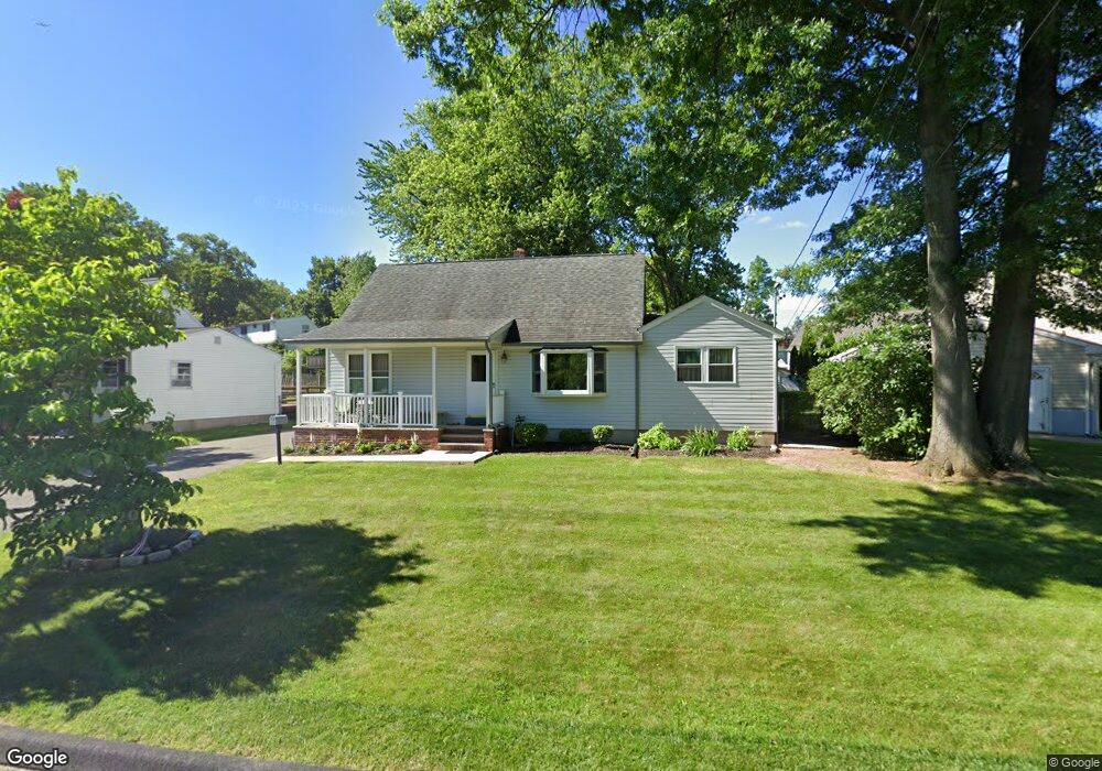 13 Roberts Rd, New Brunswick, NJ 08901 - photo 1