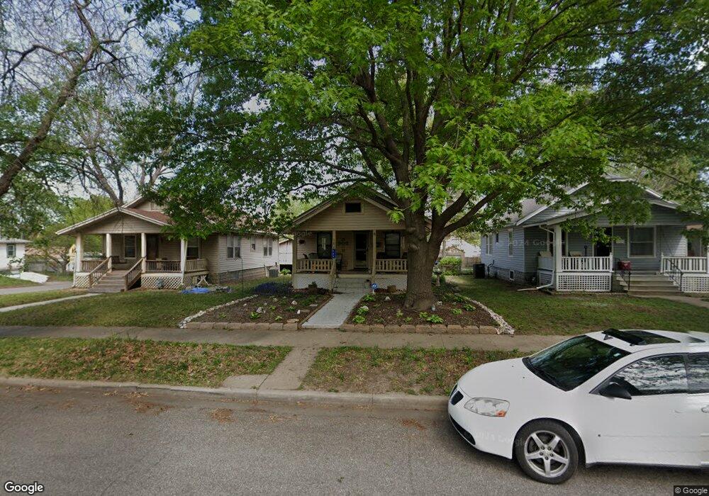 204 SW Kendall Ave, Topeka, KS 66606 - photo 1