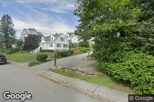 24 Greenleaf Ln, Boothbay Harbor, ME 04538