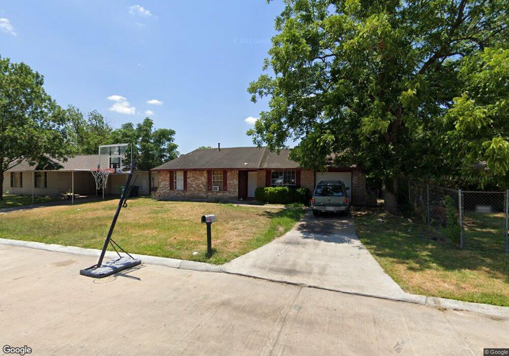 1431 Rainy River Dr, Houston, TX 77088 - photo 1