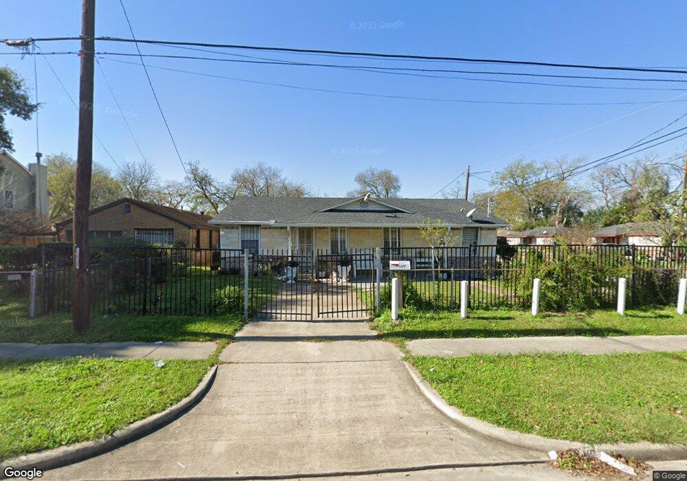 4921 Pickfair St, Houston, TX 77026 - photo 1