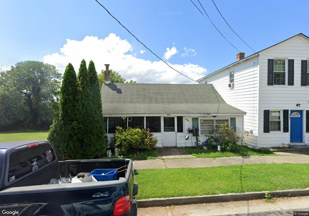 919 Kirby St, West Point, VA 23181 - photo 1