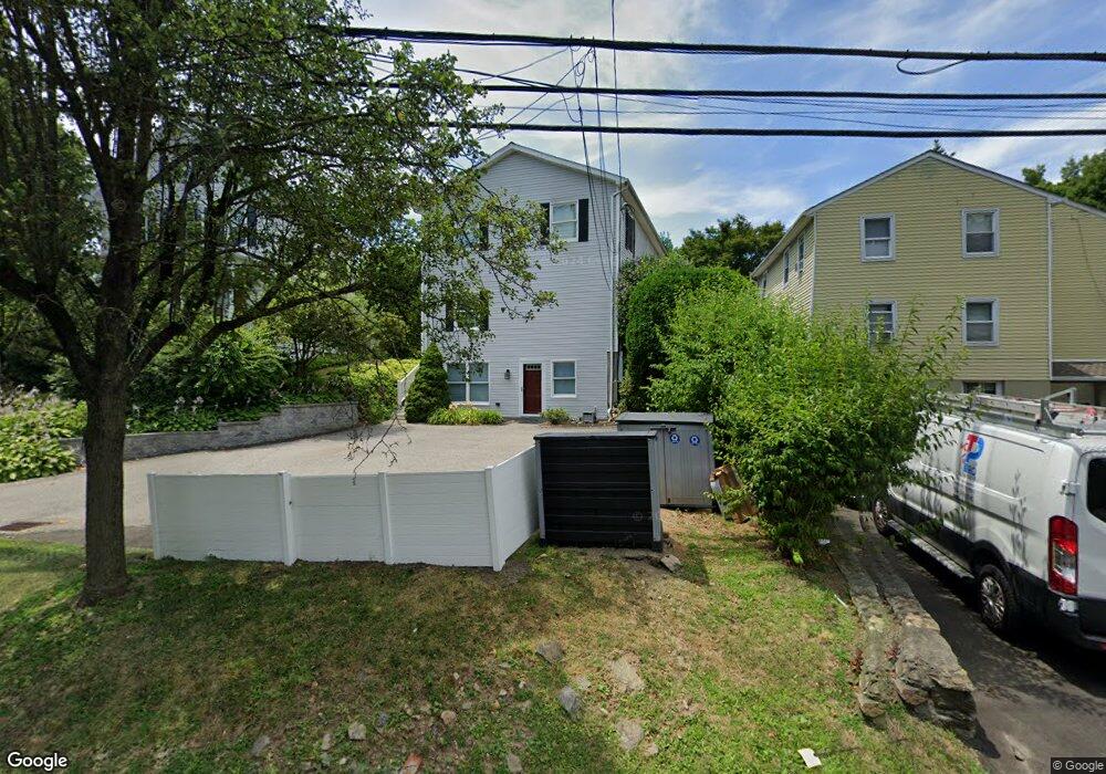 52 Weaver St unit 1, Greenwich, CT 06831 - photo 1