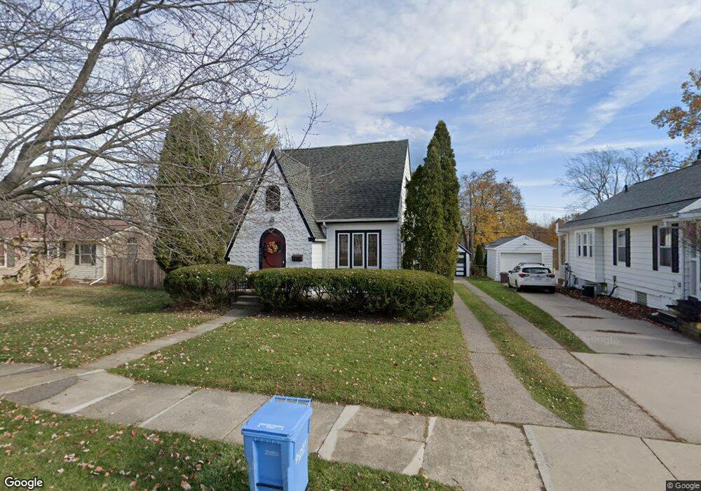 2411 Harding Ave, Lansing, MI 48910 - photo 1