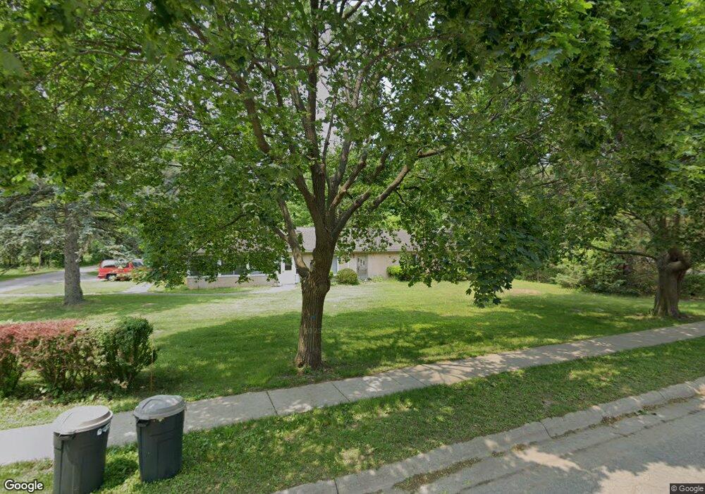 525 N Mckinley Rd, Flushing, MI 48433 - photo 1