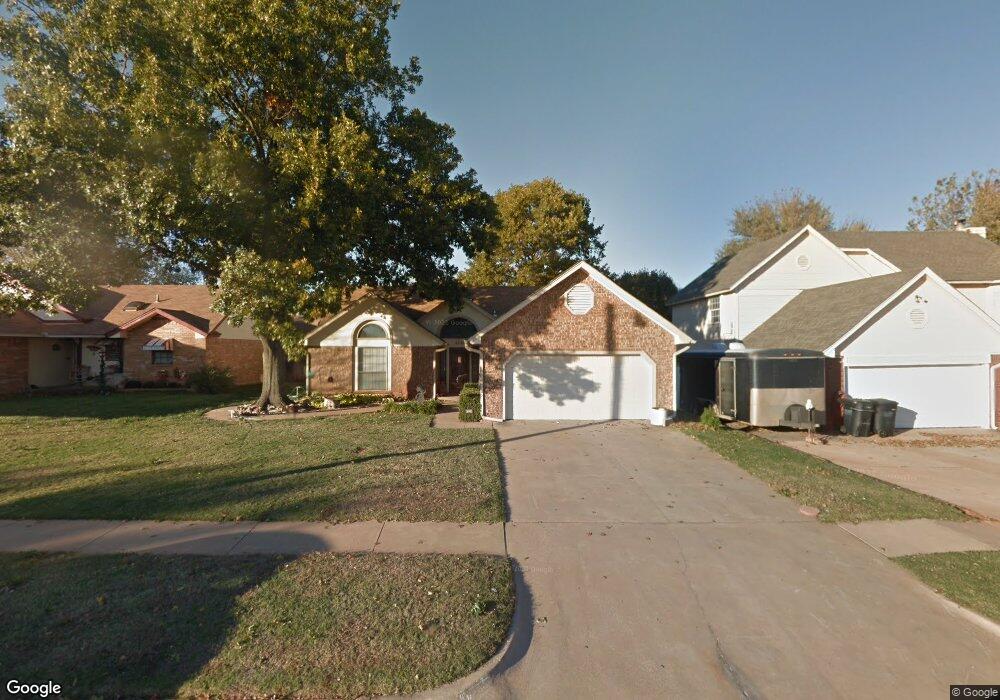 2125 NE 9th St, Moore, OK 73160 - photo 1