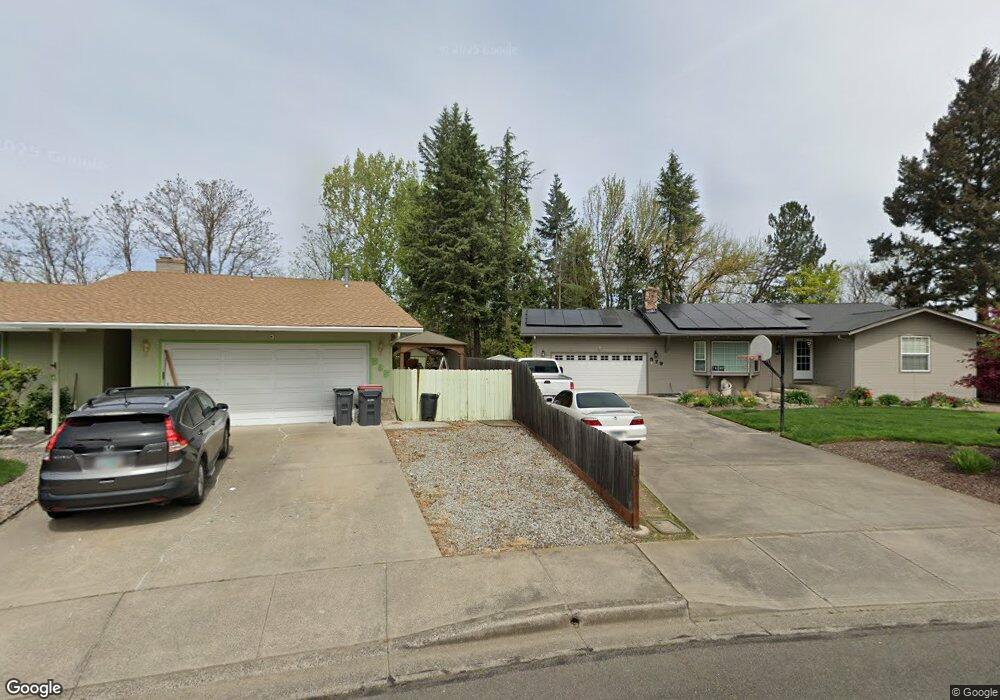 357 Jans Ct, Central Point, OR 97502 - photo 1