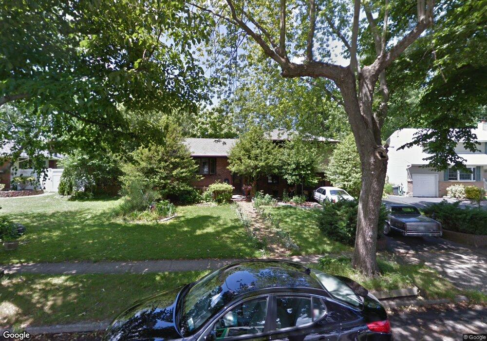 11 Floyd Ln, ComMacK, NY 11725 - photo 1