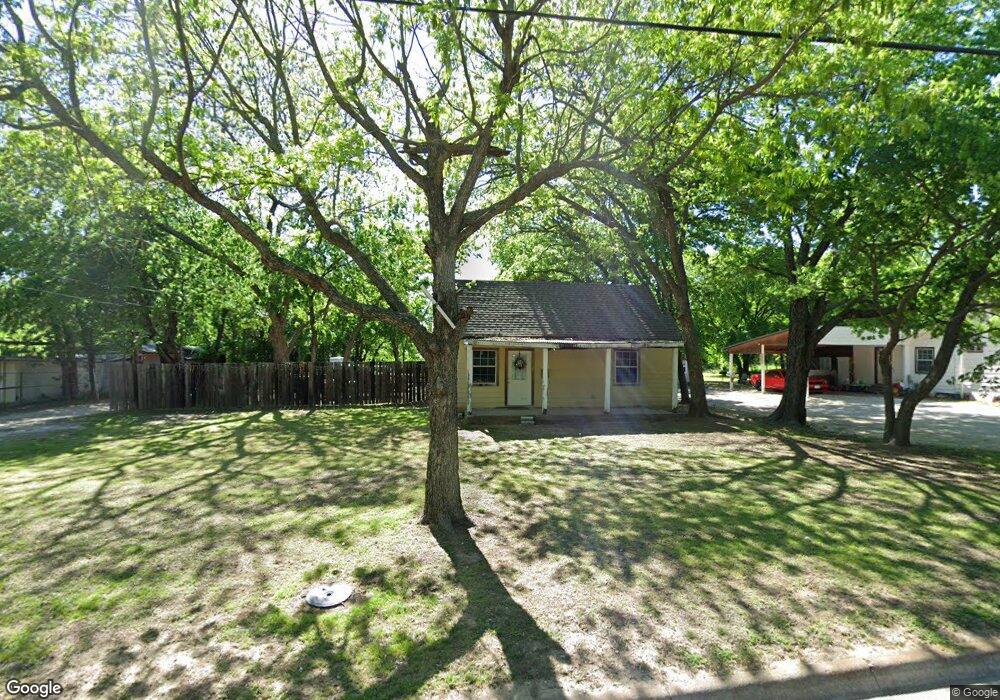 1501 S Lindsay St, Gainesville, TX 76240 - photo 1