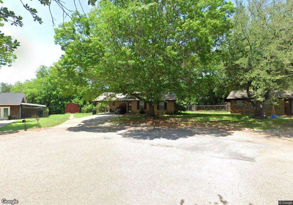 816 W Smith St, Cleburne, TX 76033 - photo 1
