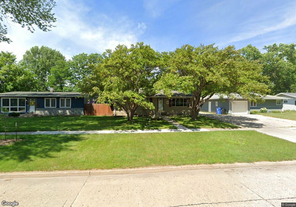 1913 16 1 2 St S, Fargo, ND 58103 - photo 1